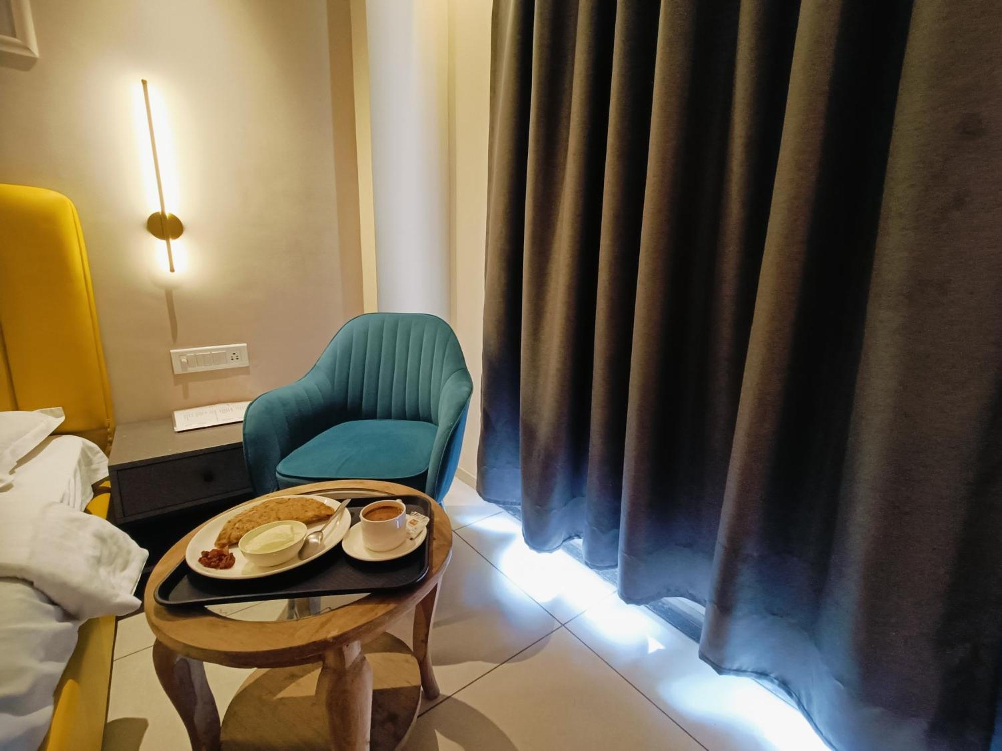 RjkBnBstaY Gurgaon Buitenkant foto